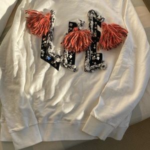 sweatshirt small. Good condition